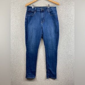 Levi’s 721 high rise skinny jeans size 32 dark wash wardrobe basics bodycon